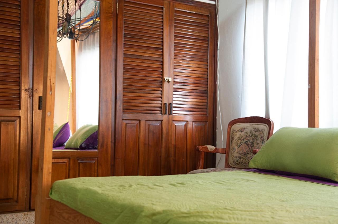 La Hamaca Hostel - Сан-Педро-Сула Экстерьер фото